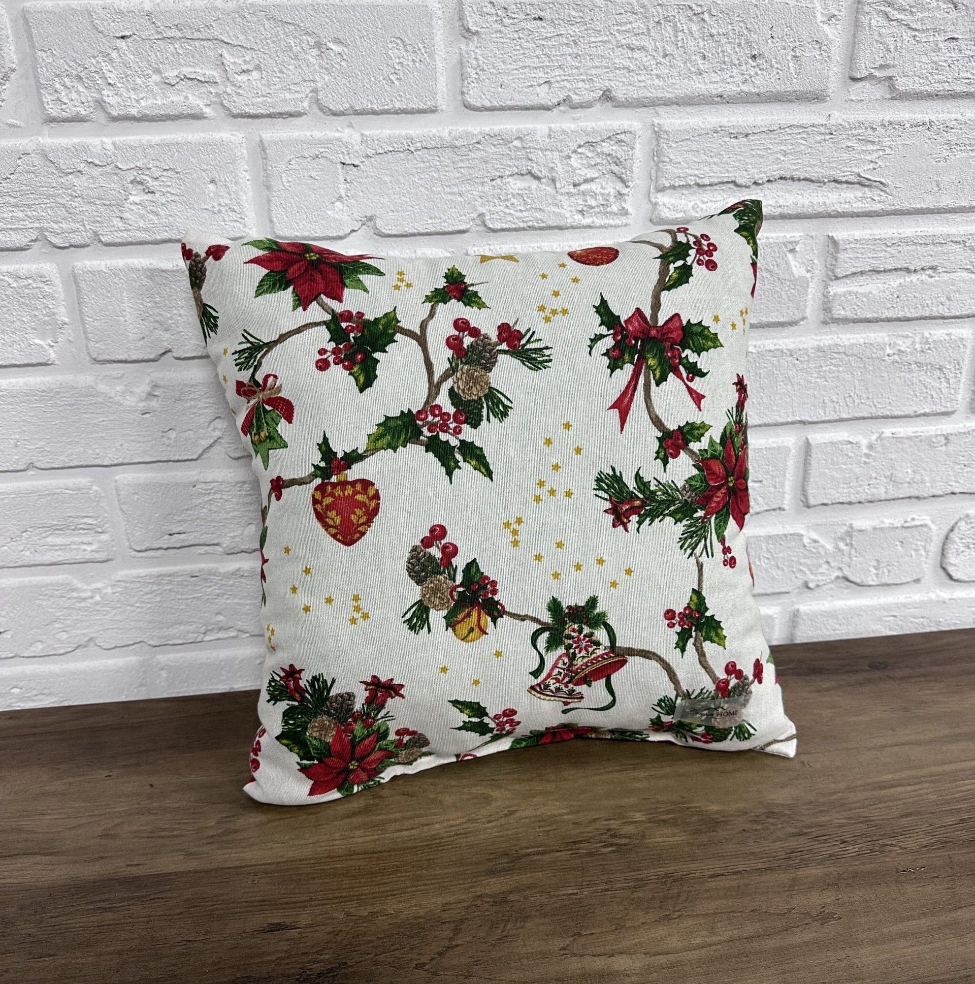 Подушка новорічна "X-mas Rowan Branches" 40х40 см