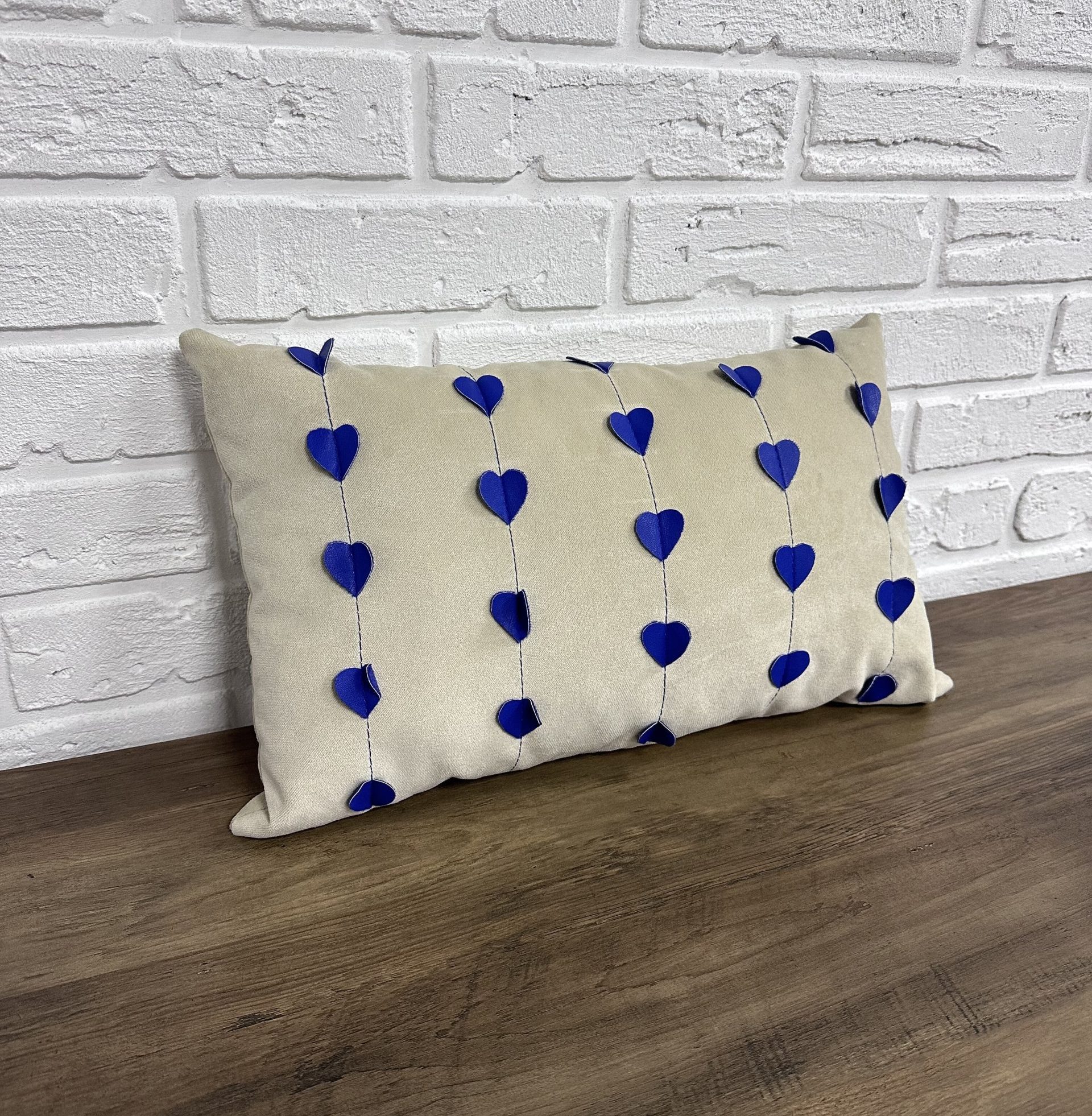 Подушка велюрова "Heart" 30х50 см