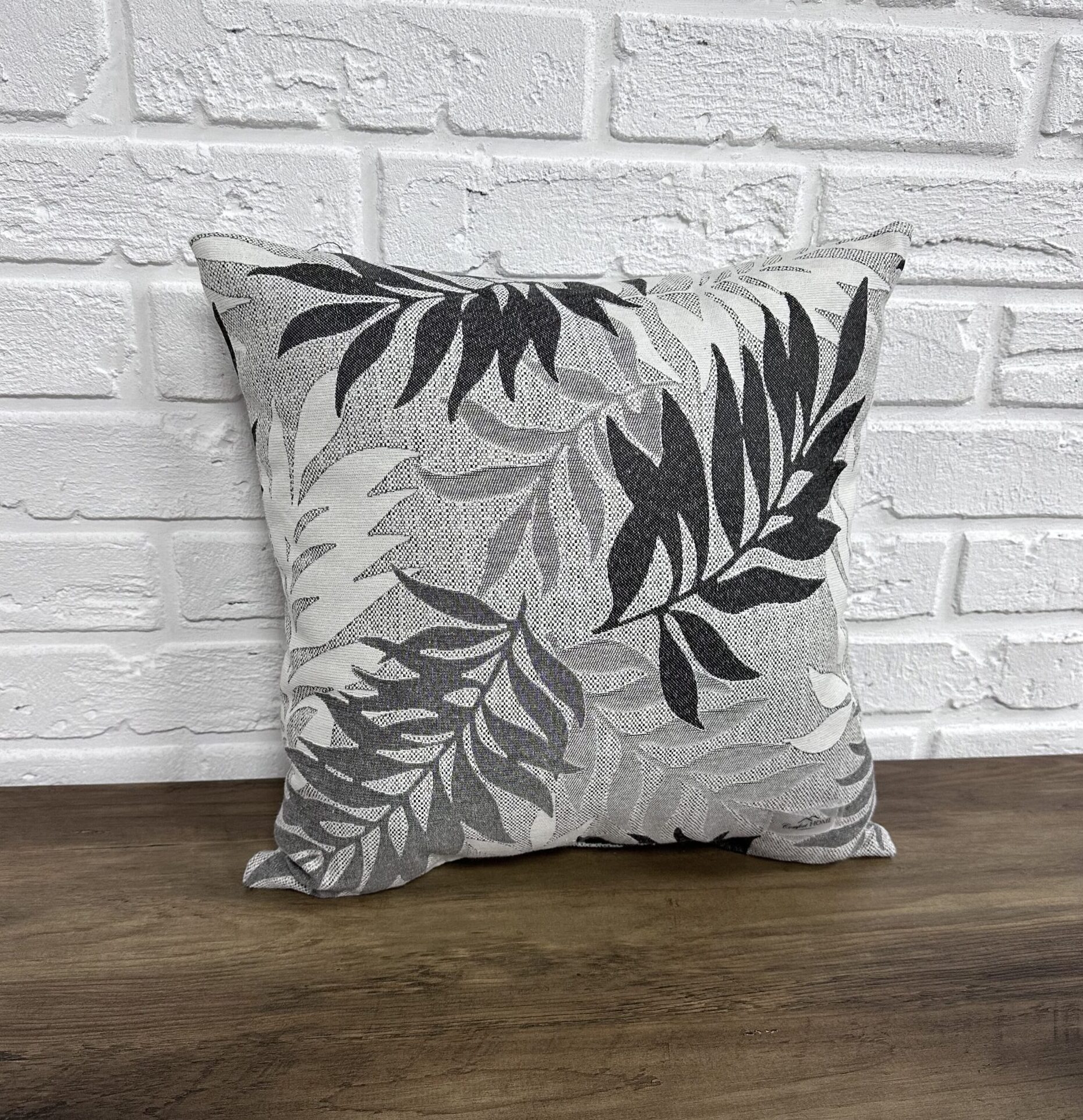 Жакардова подушка "Grey tropic" 40х40 см
