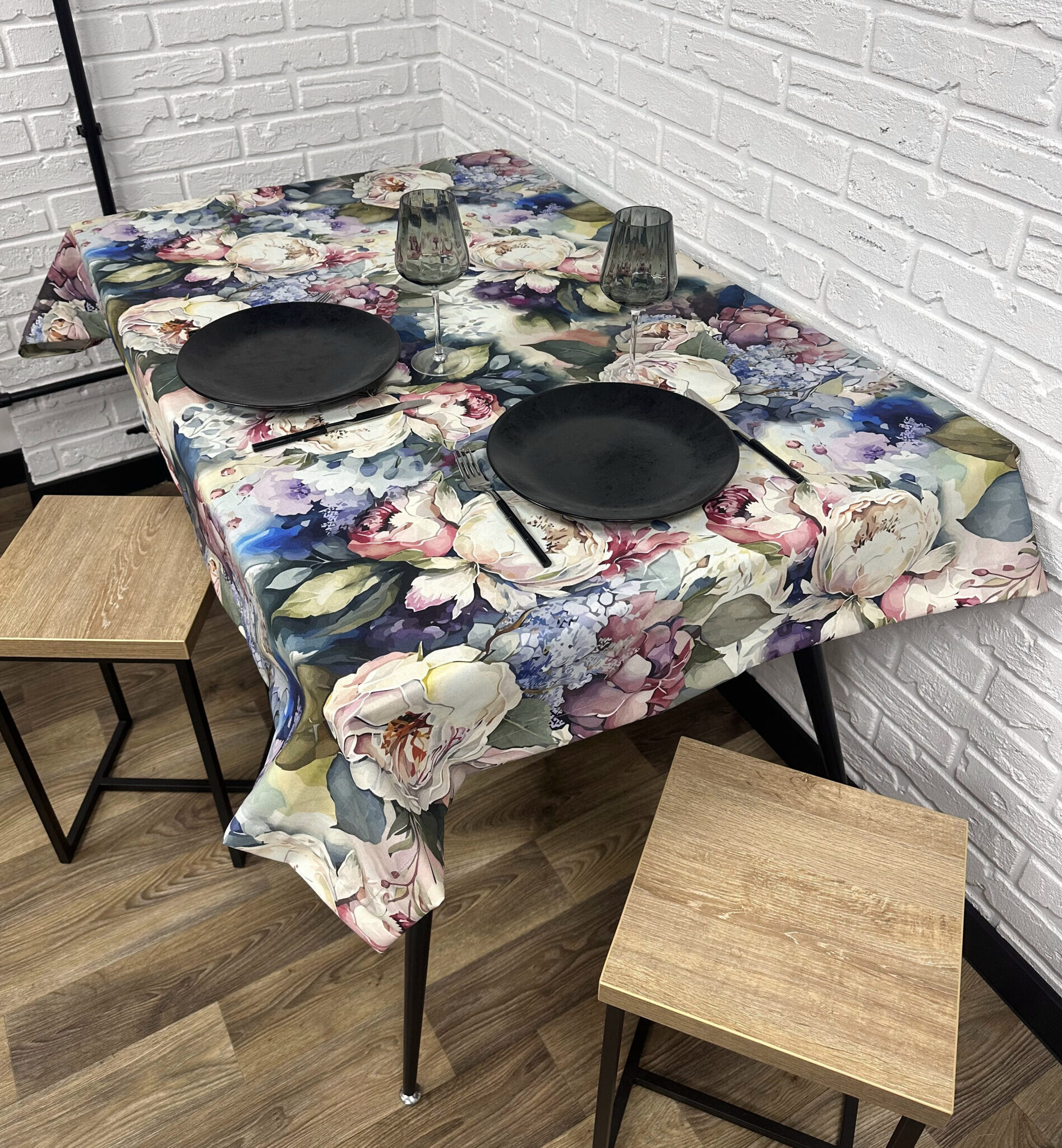 Скатертина водовідштовхувальна (з тефлоновим покриттям) “3D flowers”