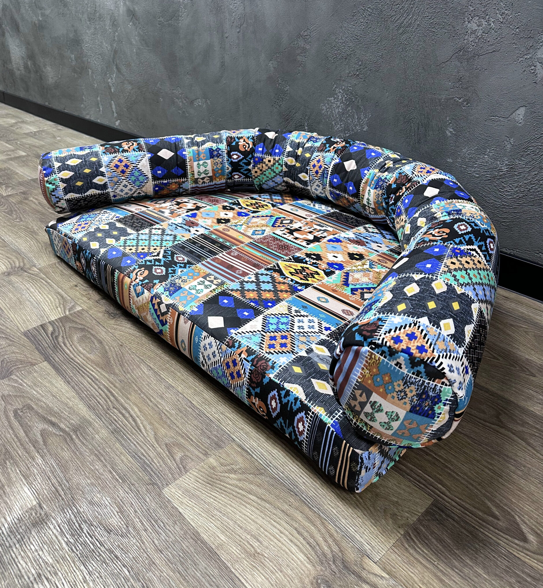 Лежак для котів та собак панама модель 6 “Patchwork”