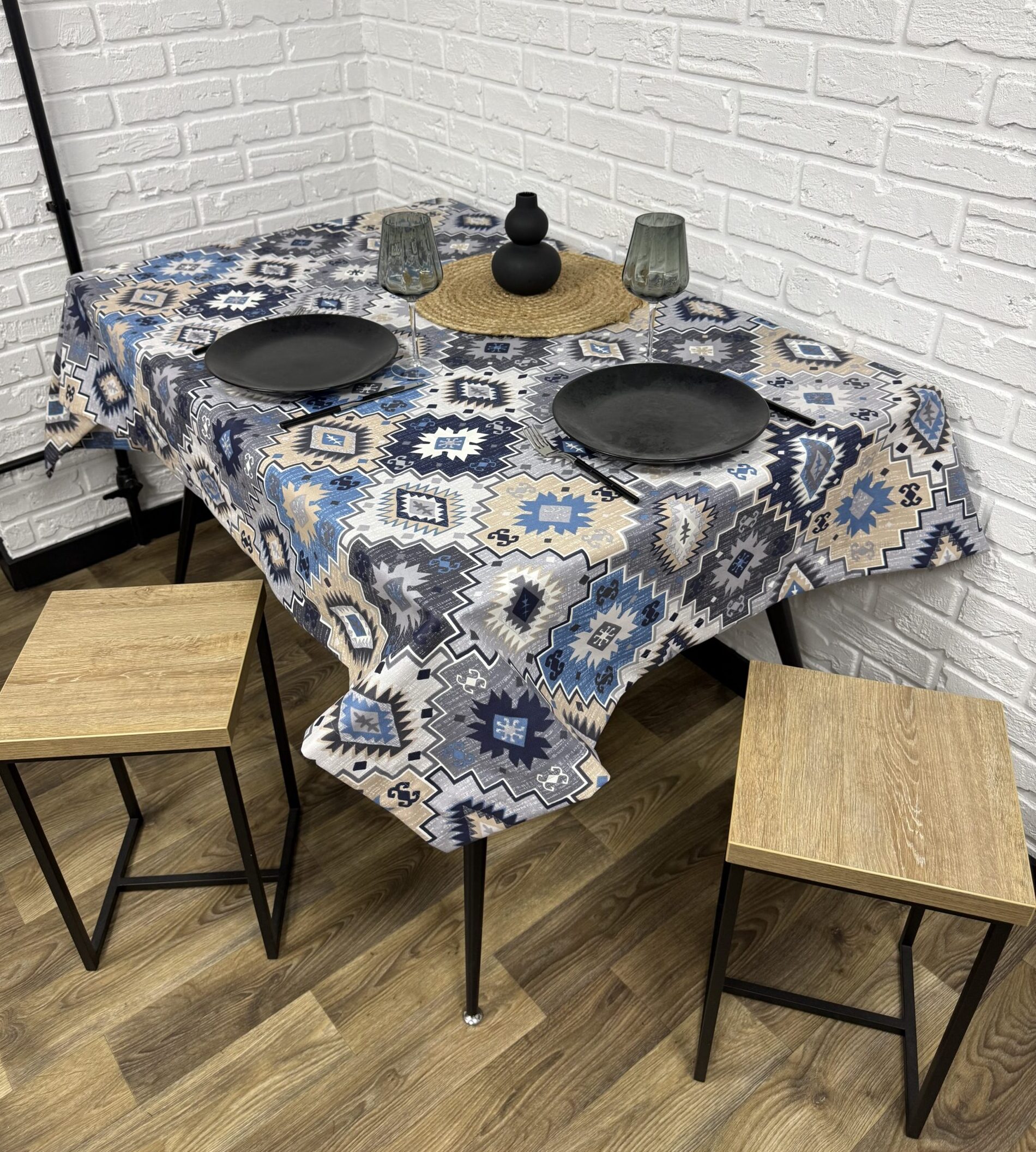 Скатертина водовідштовхувальна (з тефлоновим покриттям) “Carpet”