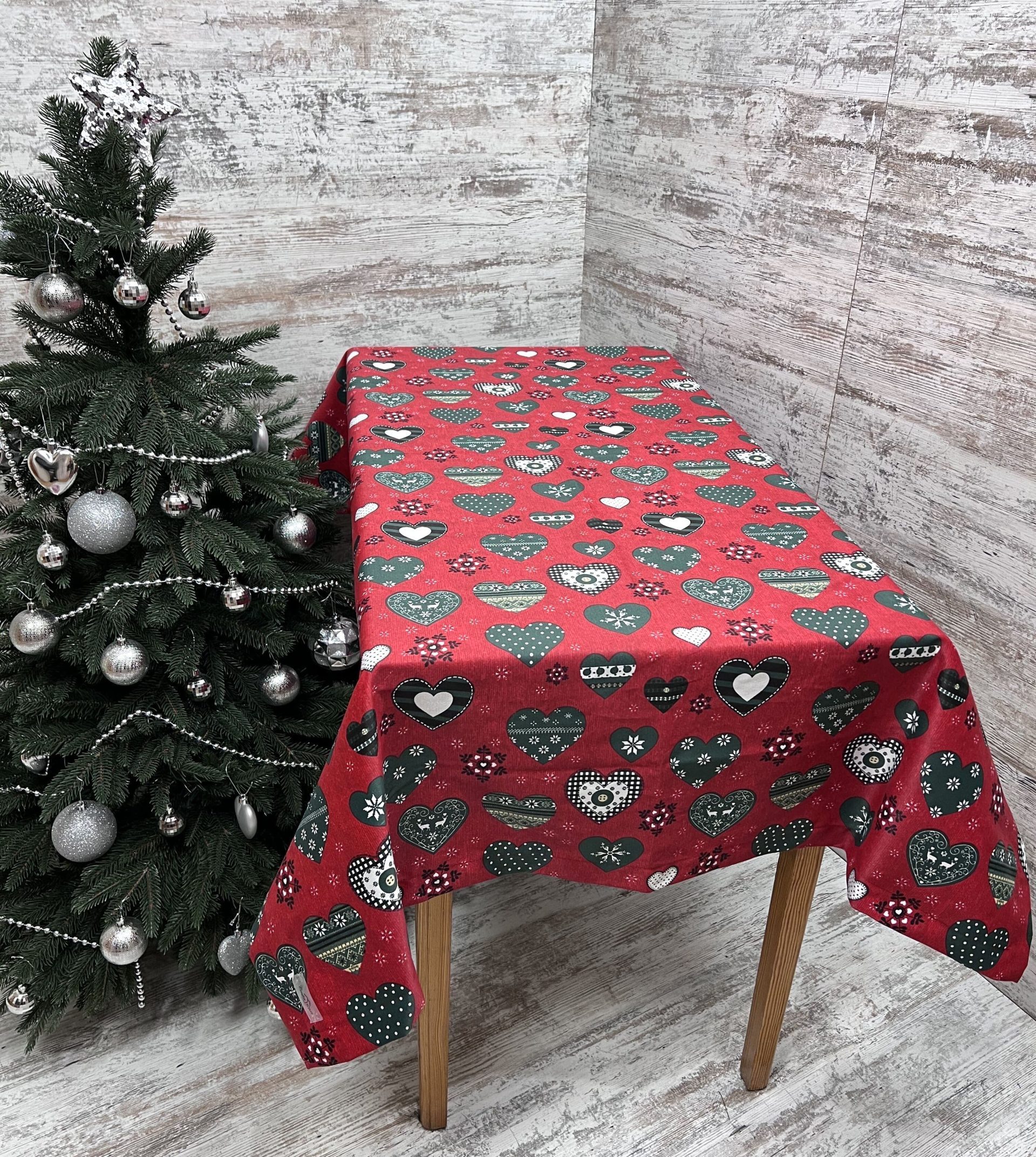 Скатертина водовідштовхувальна новорічна (з тефлоновим покриттям) “X-mas Hearts”