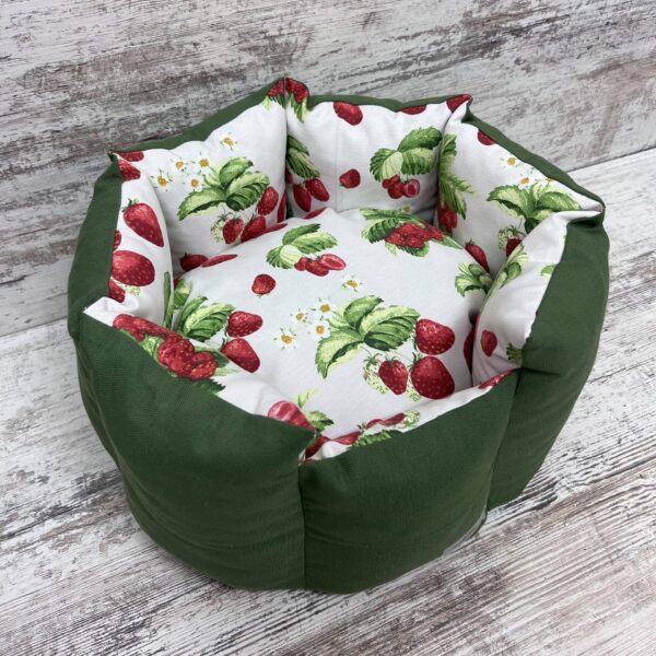 Лежак для котів та собак панама модель 1 “Strawberry”