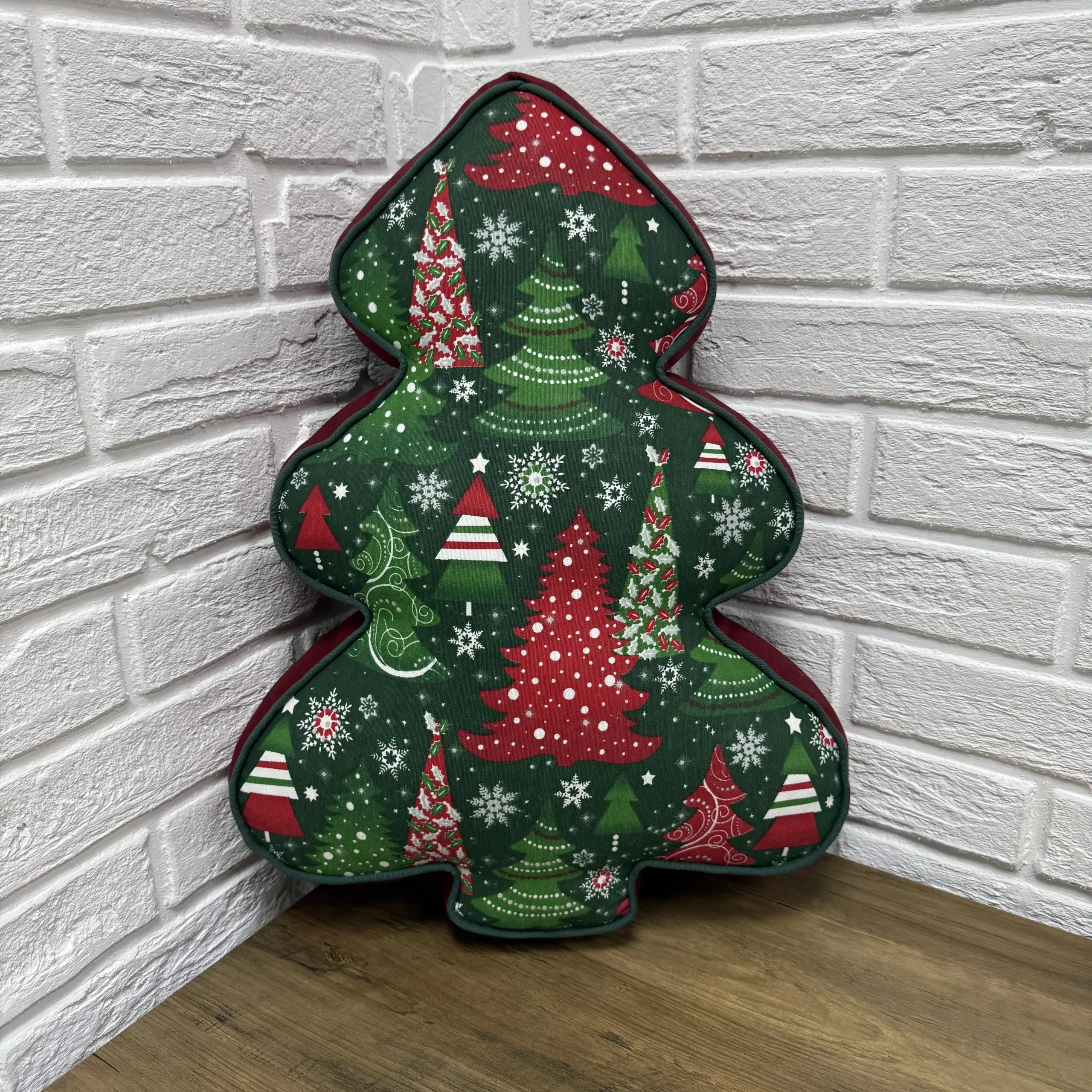 Подушка новорічна ялинка "X-mas Multi Trees" 45х60 см