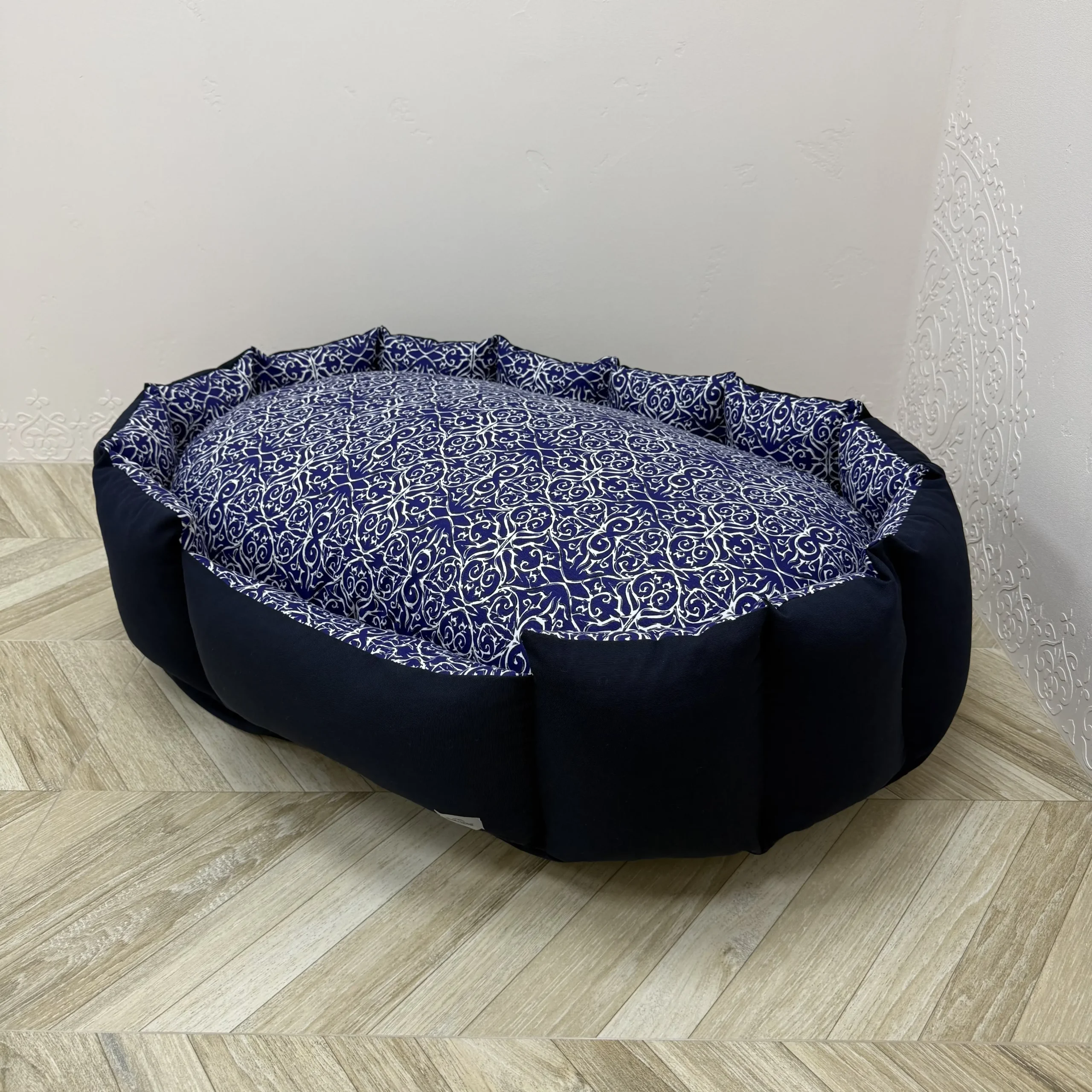 Лежак для котів та собак панама модель 1 “Curly blue”
