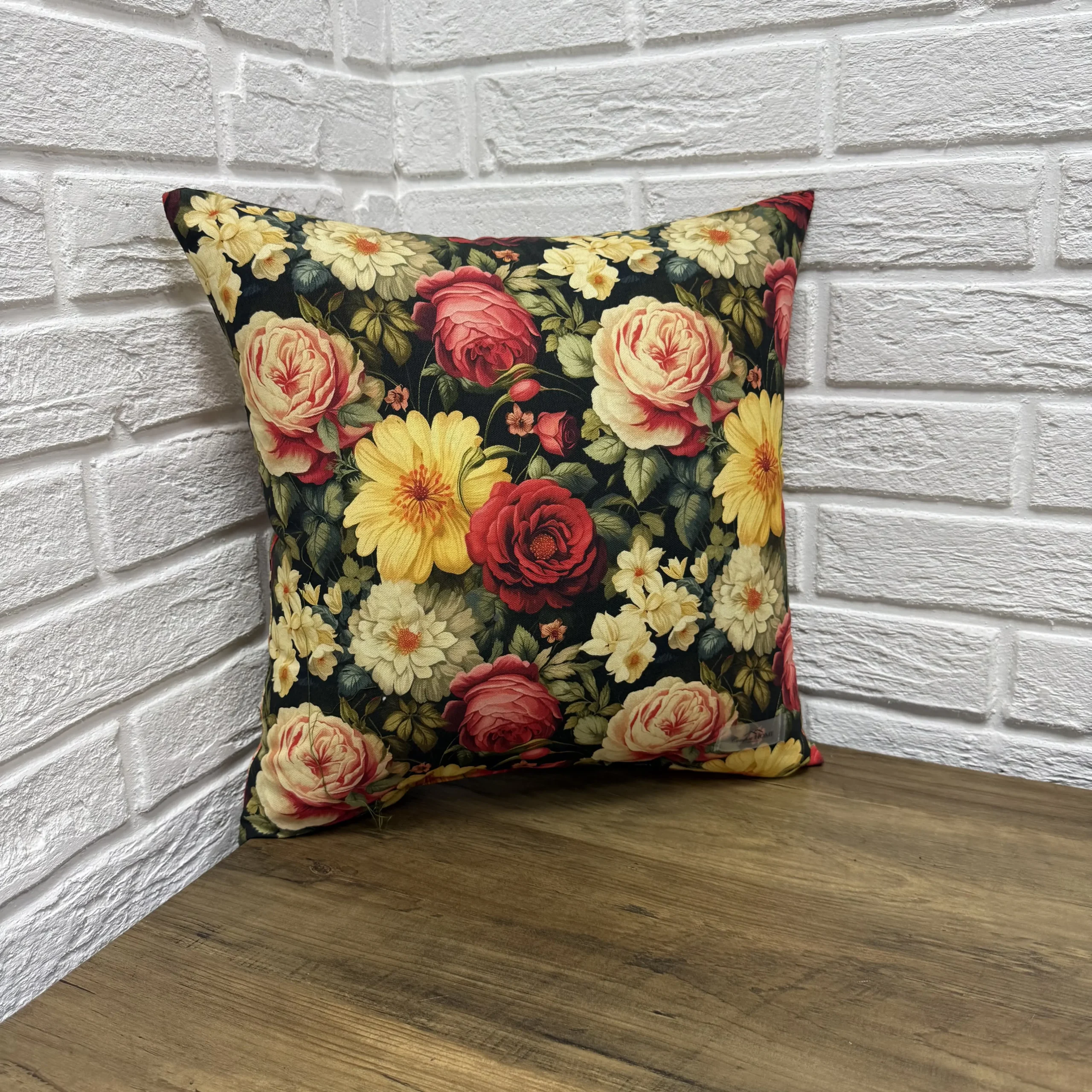 Подушка панама "Black rose" 40х40 см