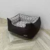Коричневий